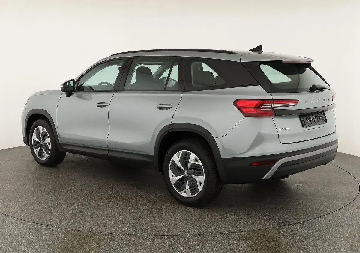 Neu Skoda Kodiaq Selection 150 PS (110 kW) 2026 Smokey diamond silver metallic SUV