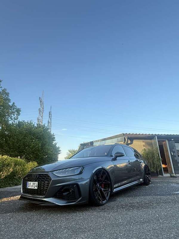 Grau Gebraucht 2024 Audi RS4 Competition Kombi | 89.999 € (Fairer Preis) - Bild 1/4