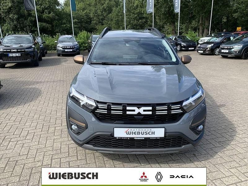 Gebraucht Dacia Jogger Extreme 101 PS (74 kW) 2025 Grün Van / Kleinbus