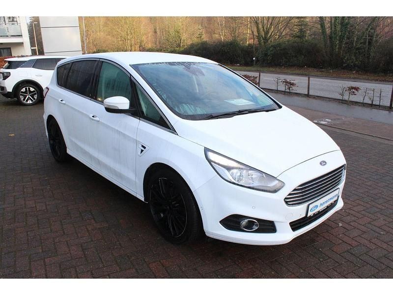 Gebraucht Ford S-MAX Titanium 179 PS (131 kW) 2016 Frozen white Van / Kleinbus