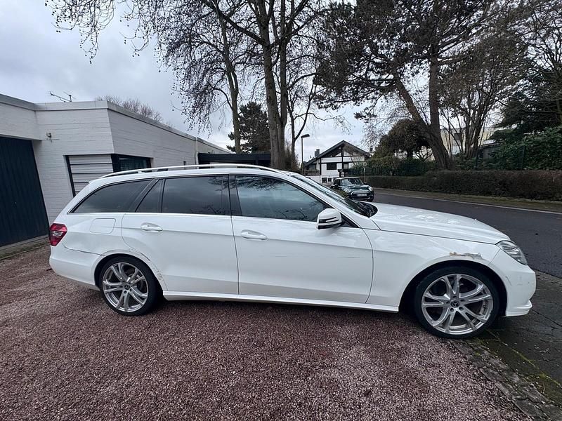 Gebraucht Mercedes E350 AMG 265 PS (194 kW) 2012 Weiß Kombi