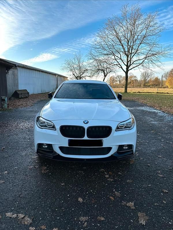 Weiß Gebraucht 2015 BMW 535 M Sport Limousine | 27.000 € - Bild 1/4