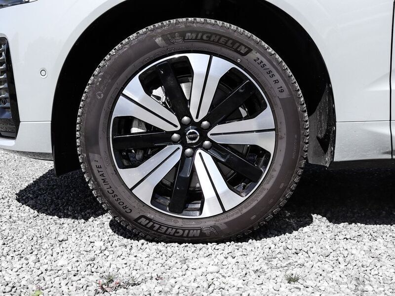 Gebraucht Volvo XC60 Plus 398 PS (292 kW) 2024 Vapour grey SUV