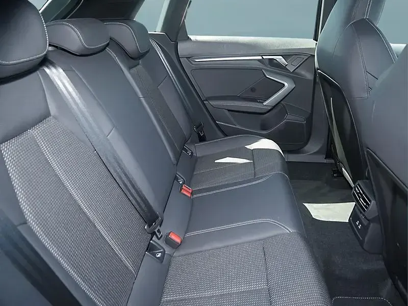 Gebraucht Audi A3 Sportback 150 PS (110 kW) 2025 Schwarz Kleinwagen