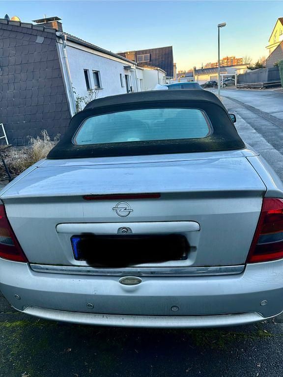 Gebraucht Opel Astra Cabriolet 147 PS (108 kW) 2004 Silber Cabrio