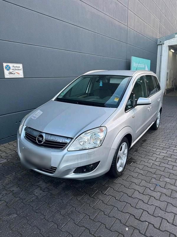 Gebraucht Opel Zafira 94 PS (69 kW) 2008 Silber Van / Kleinbus