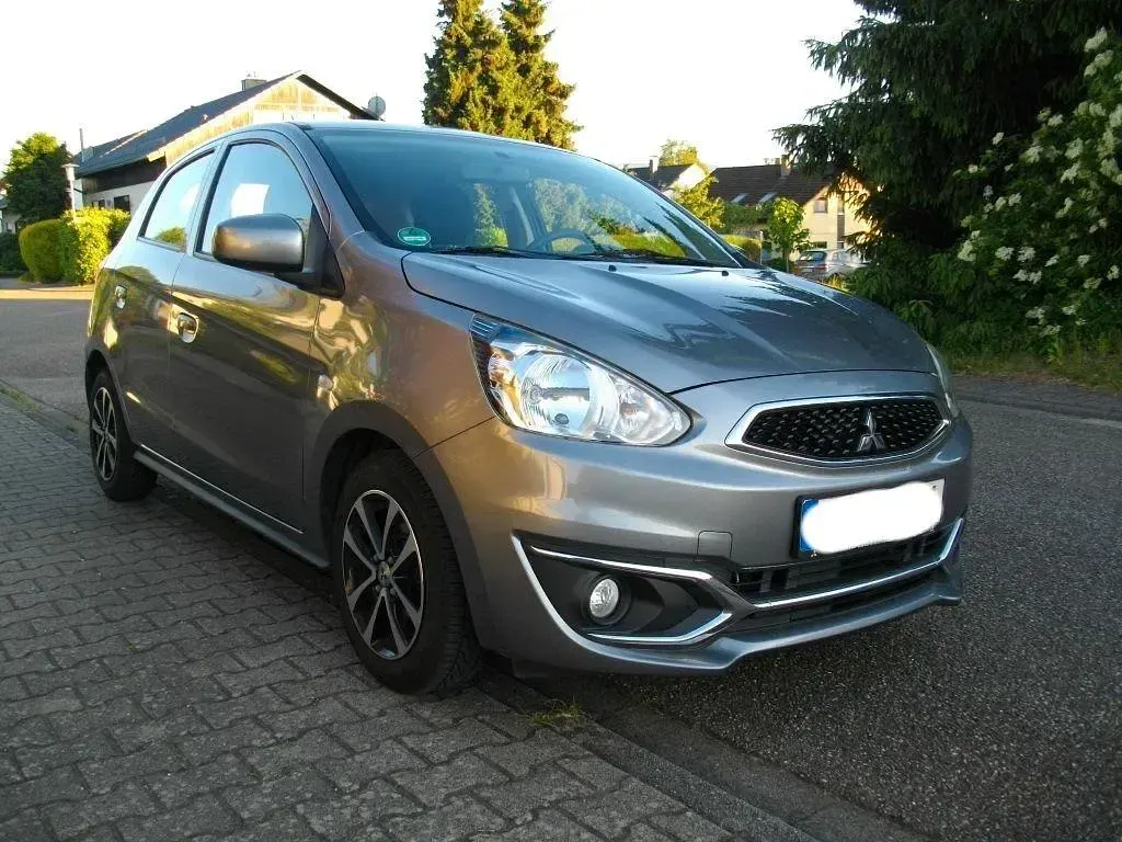 Gebraucht Mitsubishi Space Star Diamant Edition 71 PS (52 kW) 2017 Grau Kleinwagen