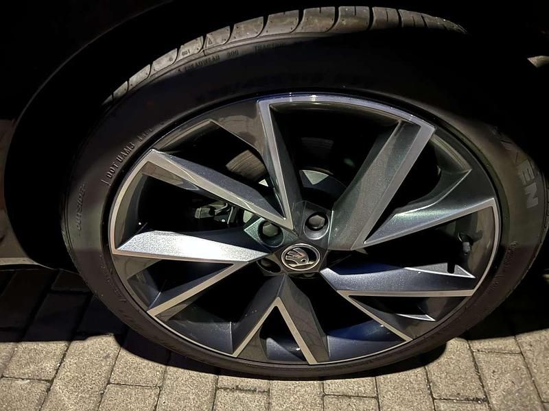 Gebraucht Skoda Superb SportLine 190 PS (139 kW) 2017 Schwarz Kombi