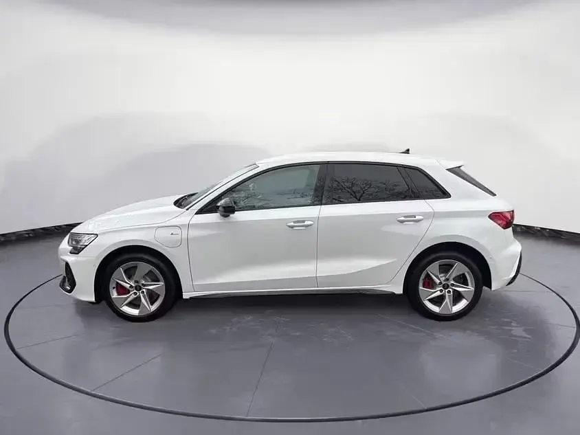 Gebraucht Audi A3 S-Line 177 PS (130 kW) 2026 Weiß Kombi
