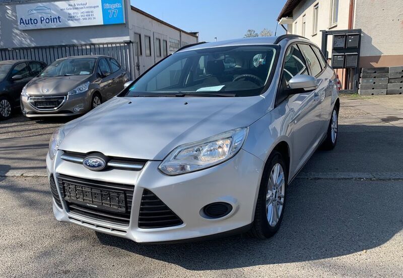 Silber Gebraucht 2012 Ford Focus Trend Limousine | 3.400 € (Guter Preis) - Bild 1/4