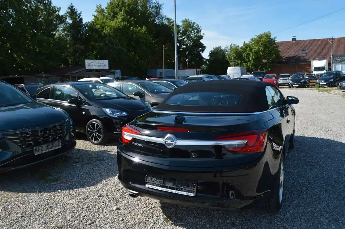 Gebraucht Opel Cascada Innovation 140 PS (102 kW) 2018 Schwarz Cabrio