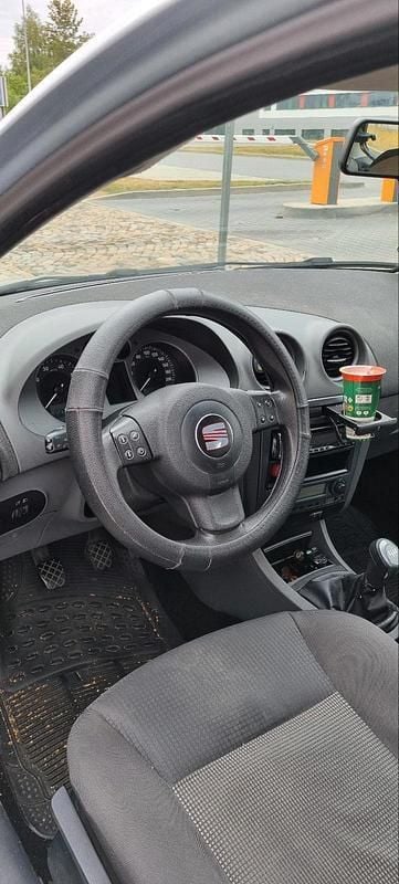 Silber Gebraucht 2007 Seat Ibiza Kleinwagen | 2.200 € (Etwas zu teuer) - Bild 1/3
