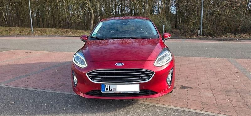 Gebraucht Ford Fiesta Titanium 101 PS (74 kW) 2019 Rot Kleinwagen