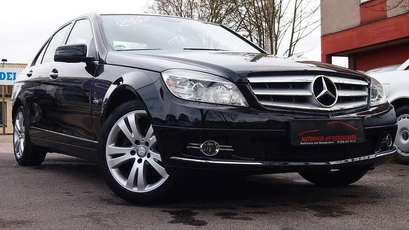 Gebraucht Mercedes C180 156 PS (114 kW) 2010 Schwarz Limousine