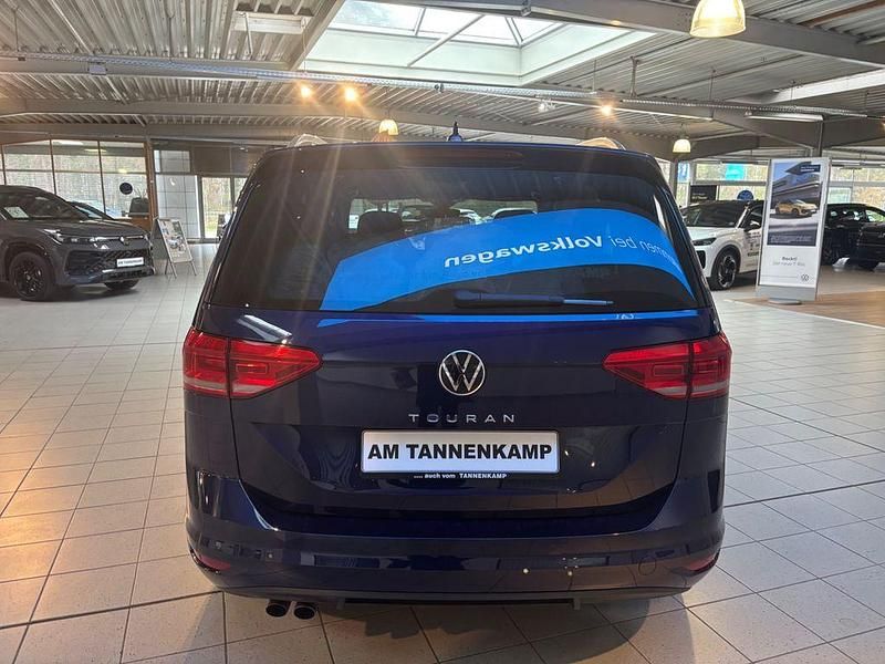 Gebraucht VW Touran Move 150 PS (110 kW) 2023 Blau Van / Kleinbus