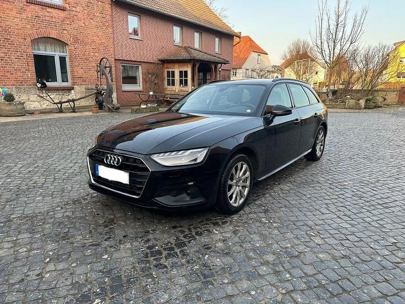 Gebraucht Audi A4 Basis 190 PS (139 kW) 2020 Schwarz Kombi