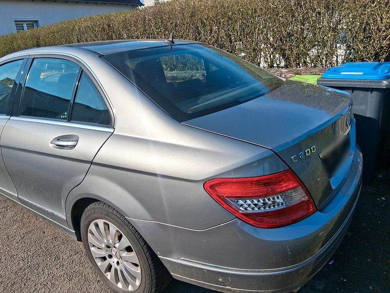 Gebraucht Mercedes C200 184 PS (135 kW) 2010 Grau Limousine