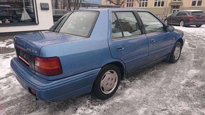 Gebraucht Hyundai Pony 83 PS (61 kW) 1993 Blau Limousine