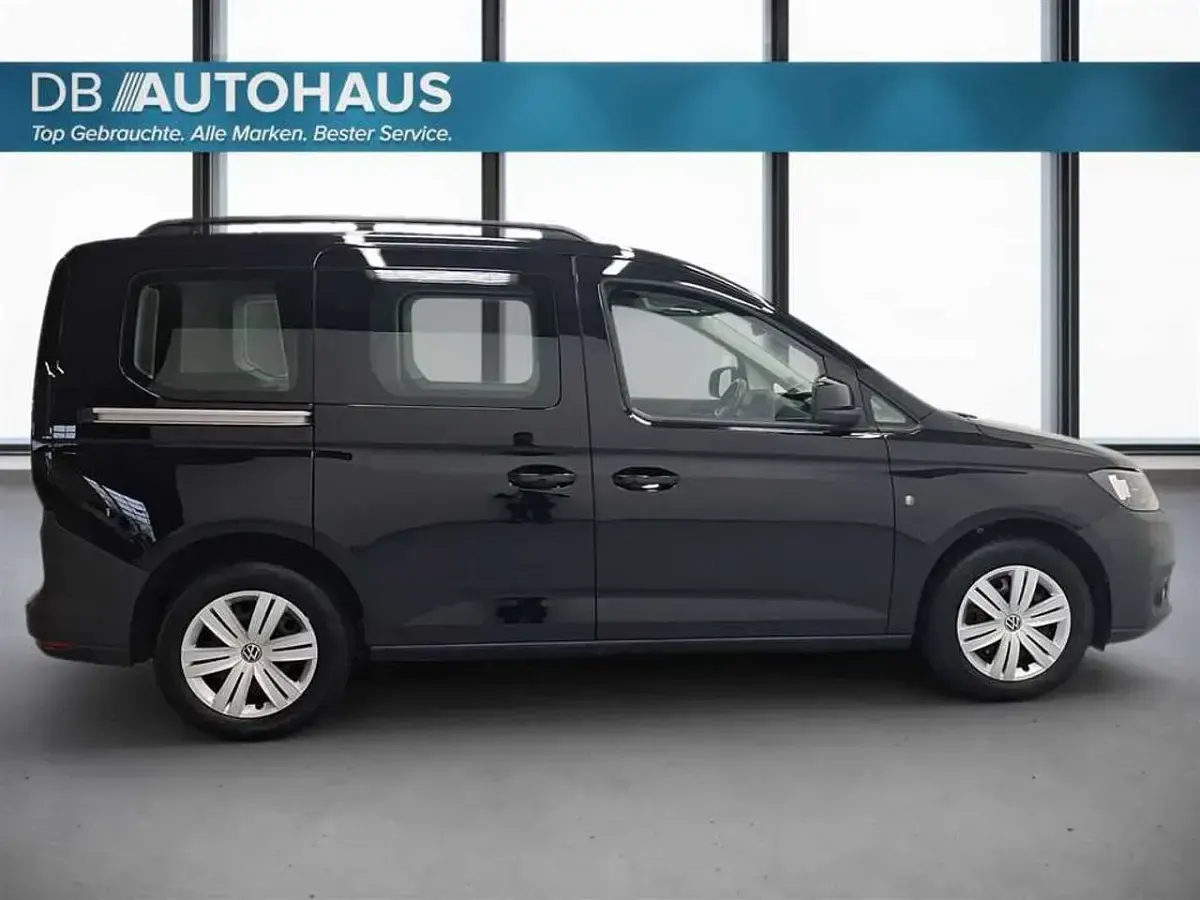 Second-hand VW Caddy 122 CP (89 kW) 2022 Negru Monovolum