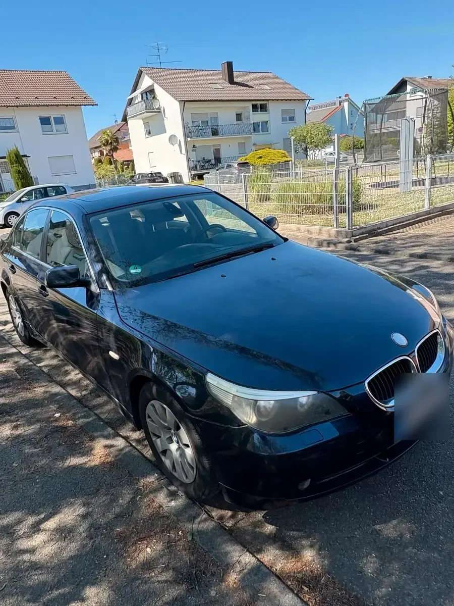 Second-hand BMW 520 170 CP (125 kW) 2003 Albastru Berlinǎ