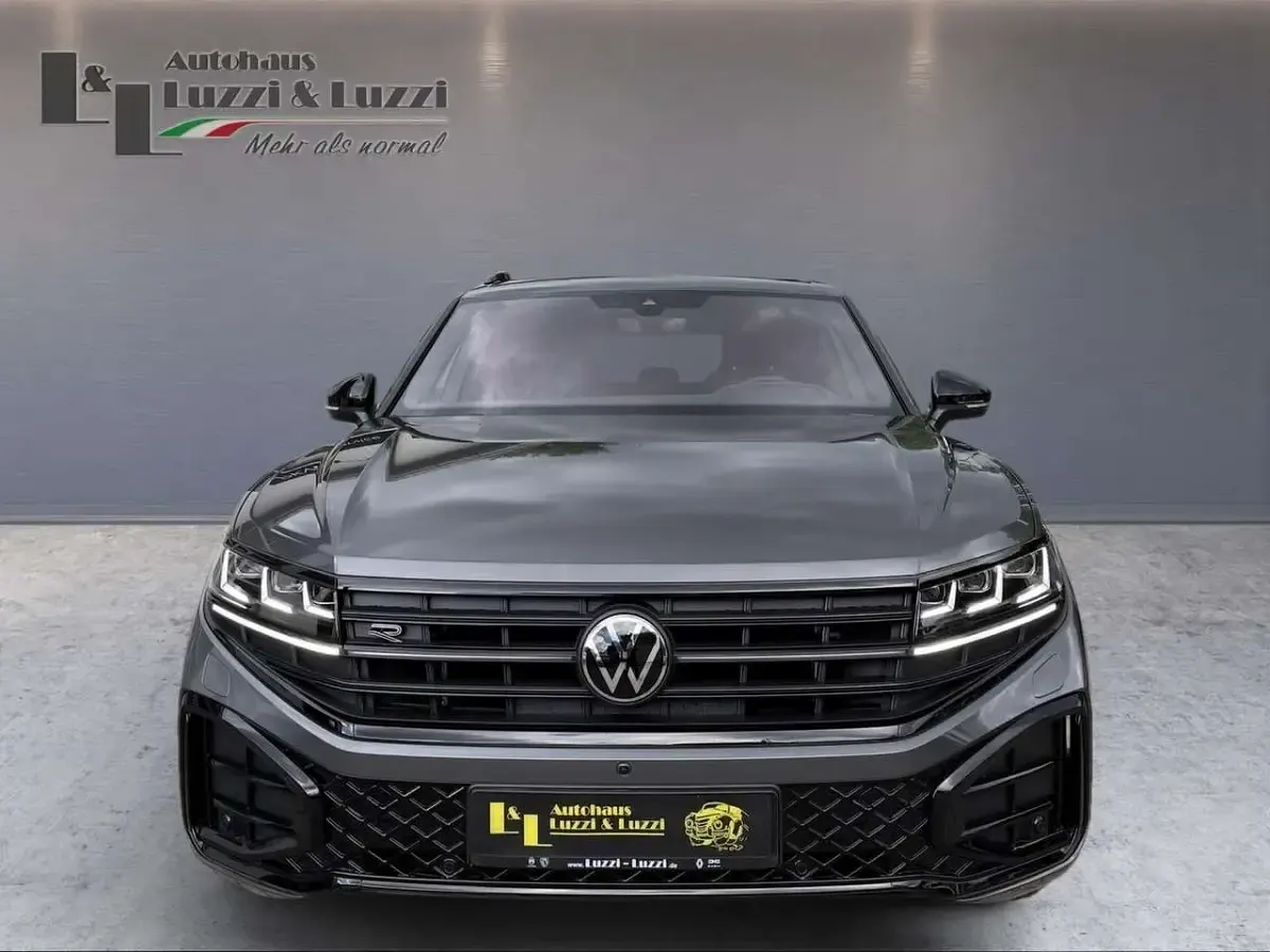 Neu VW Touareg Edition 286 PS (210 kW) 2026 Siliziumgrau metalli SUV