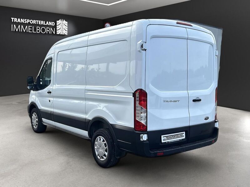 Gebraucht Ford Transit Trend 131 PS (96 kW) 2022 Weiß Van / Kleinbus