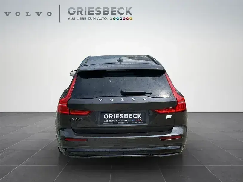 Gebraucht Volvo V60 Ultimate 455 PS (334 kW) 2023 Platinum grey / metallic Kombi