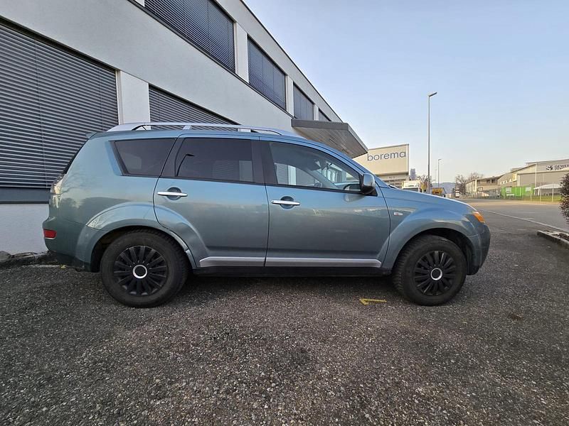 Gebraucht Mitsubishi Outlander 170 PS (125 kW) 2010 Blau SUV