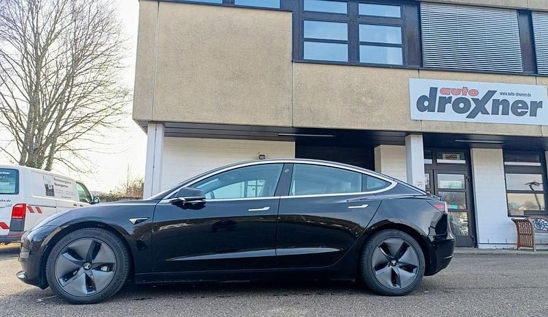 Gebraucht Tesla Model 3 Standard Range Plus 225 kW (306 PS) 2019 Schwarz Limousine