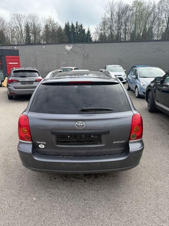 Gebraucht Toyota Avensis Executive 163 PS (119 kW) 2006 Grau Kombi