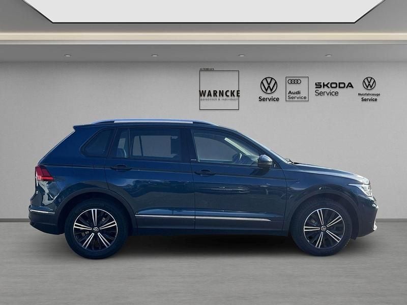 Gebraucht VW Tiguan Active 150 PS (110 kW) 2023 Nightshade blue metallic SUV