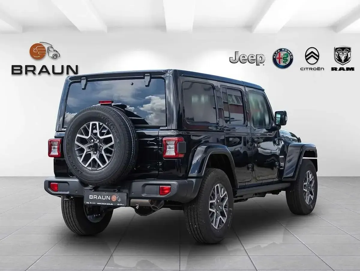 Neu Jeep Wrangler Sahara 272 PS (200 kW) 2026 Schwarz SUV