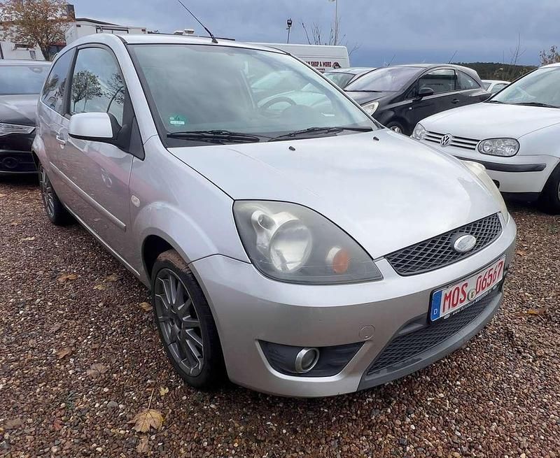 Polarsilber metallic Gebraucht 2007 Ford Fiesta Kleinwagen | 1.650 € (Fairer Preis) - Bild 1/4