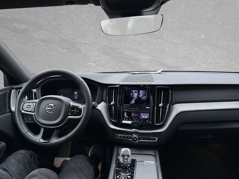 Gebraucht Volvo XC60 Ultimate 335 PS (246 kW) 2023 Platinum grey metallic SUV