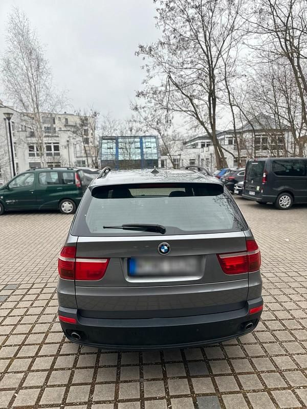 Grau Gebraucht 2009 BMW X5 SUV | 8.900 € - Bild 1/4