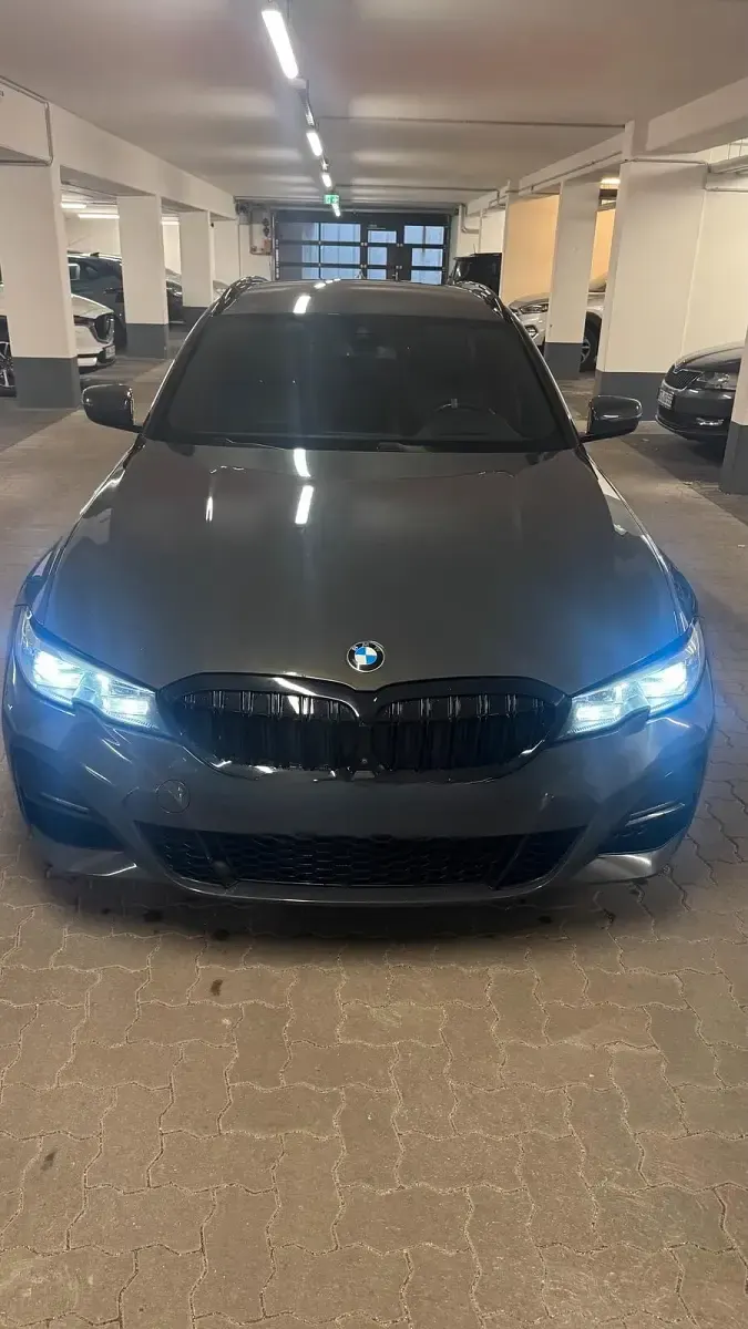 Gebraucht BMW 330e M Sport 292 PS (214 kW) 2020 Grau Kombi