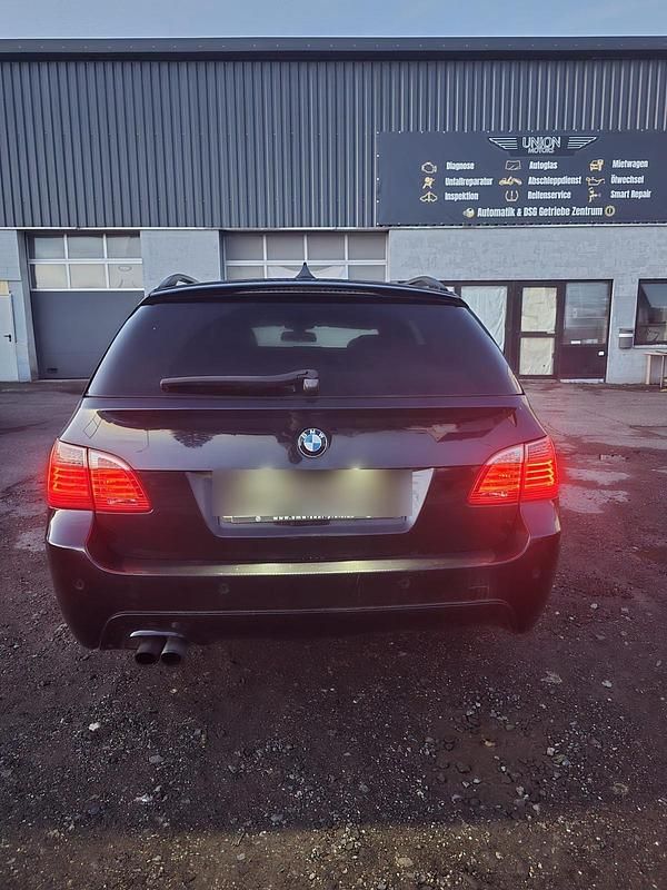 Gebraucht BMW 530 235 PS (172 kW) 2009 Kombi