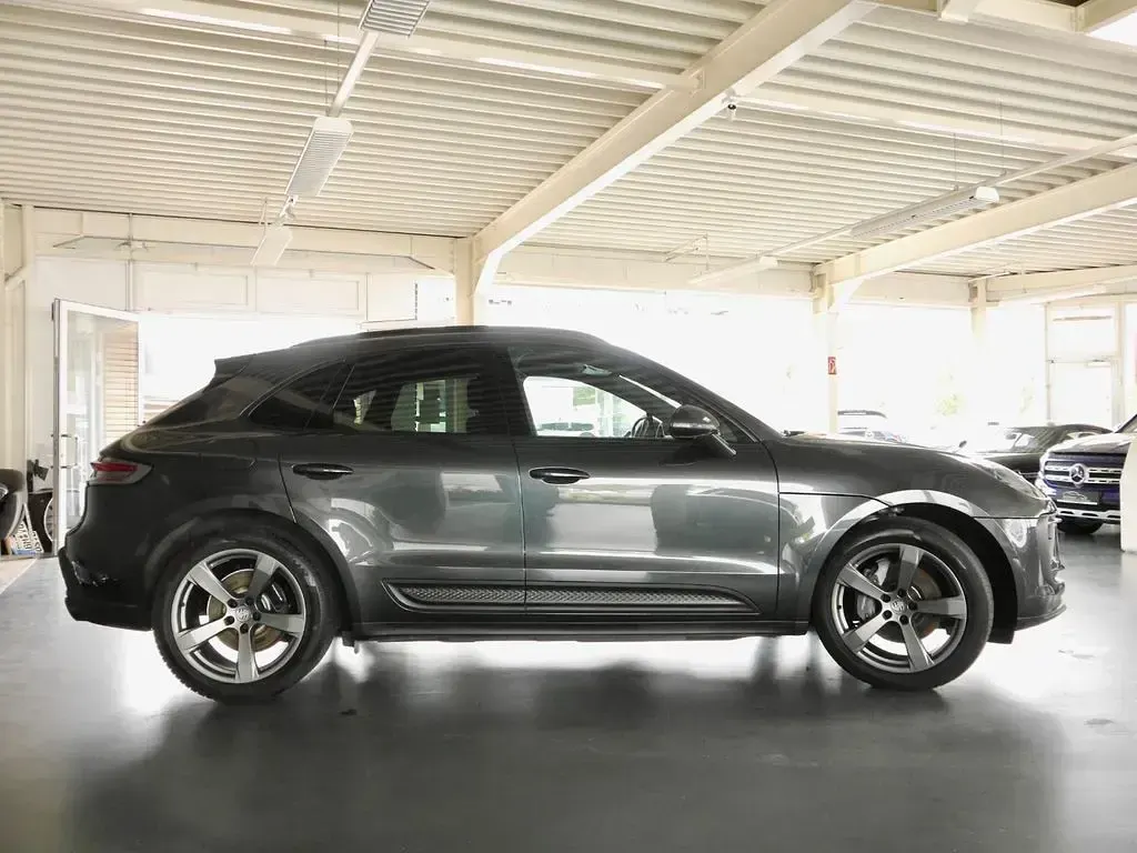 Gebraucht Porsche Macan 265 PS (194 kW) 2022 Vulkangrau SUV