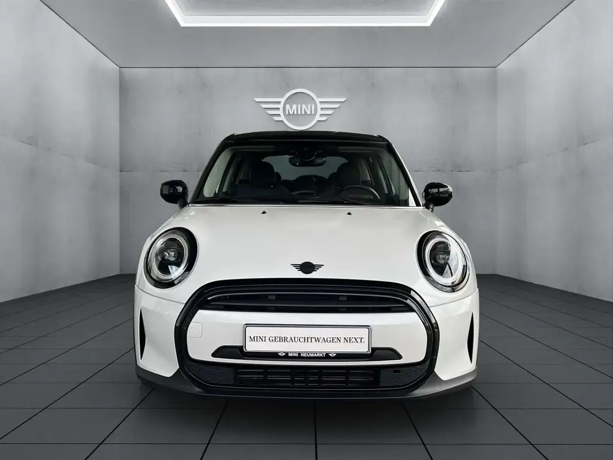 Gebraucht Mini Cooper 136 PS (100 kW) 2023 Weiß Kleinwagen