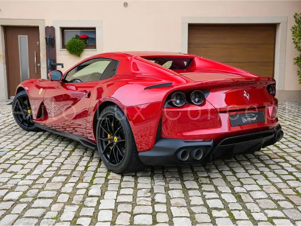 Second-hand Ferrari 812 795 CP (584 kW) 2021 Roșu Cabrio