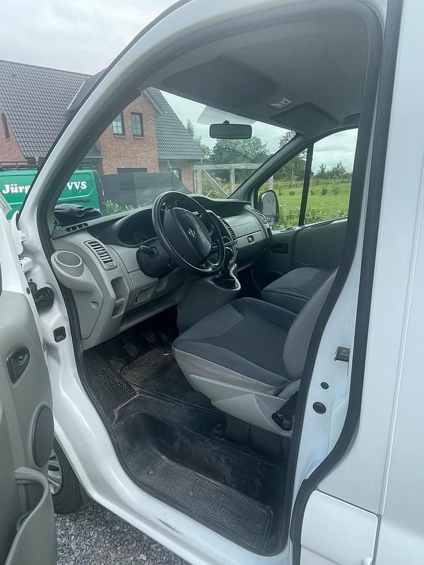 Gebraucht Opel Vivaro 2011 Weiß Van / Kleinbus