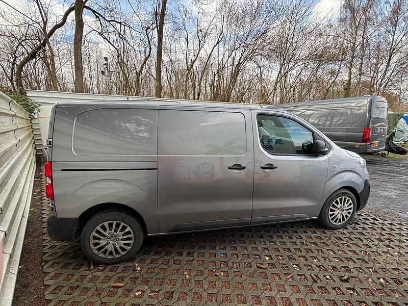 Gebraucht Opel Vivaro Edition 122 PS (89 kW) 2020 Grau Van / Kleinbus