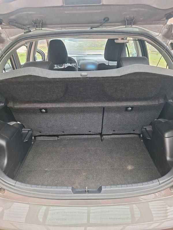 Gebraucht Toyota Yaris 69 PS (50 kW) 2017 Grau Kleinwagen