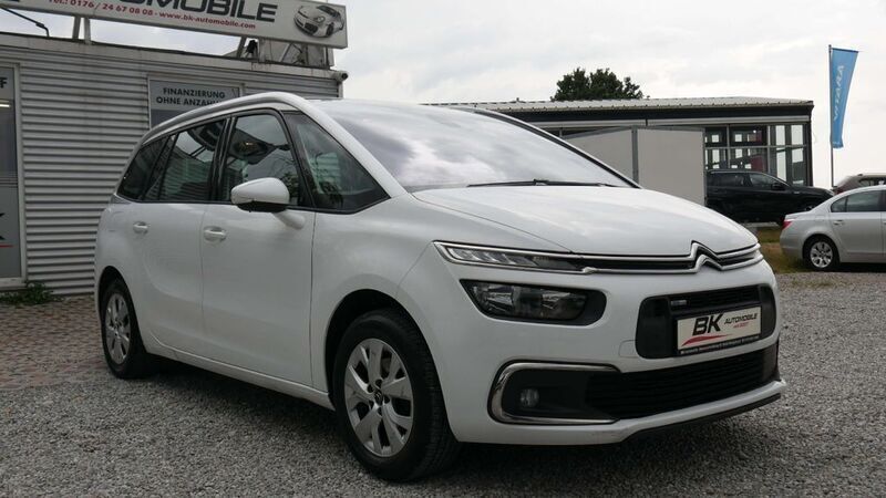 Weiß Gebraucht 2017 Citroën C4 SpaceTourer Van / Kleinbus | 8.990 € (Fairer Preis) - Bild 1/4