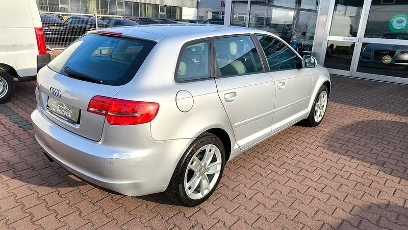 Gebraucht Audi A3 Ambition 160 PS (117 kW) 2010 Eissilber Kleinwagen