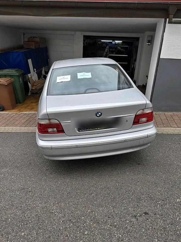 Gebraucht BMW 520 180 PS (132 kW) 2003 Silber Limousine
