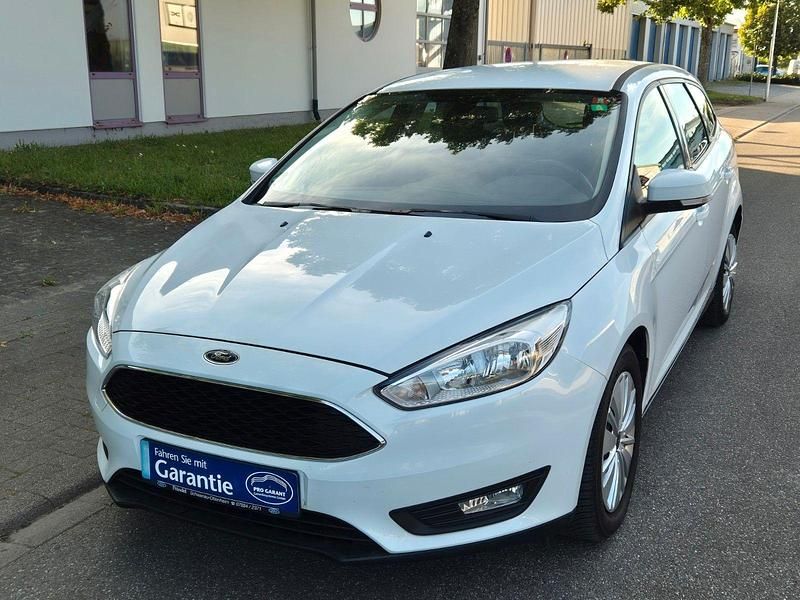 Weiß Gebraucht 2016 Ford Focus Kombi | 6.888 € (Fairer Preis) - Bild 1/4