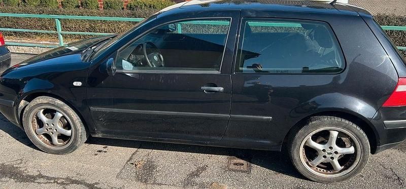 Second-hand VW Golf IV 75 CP (55 kW) 2003 Negru Berlinǎ