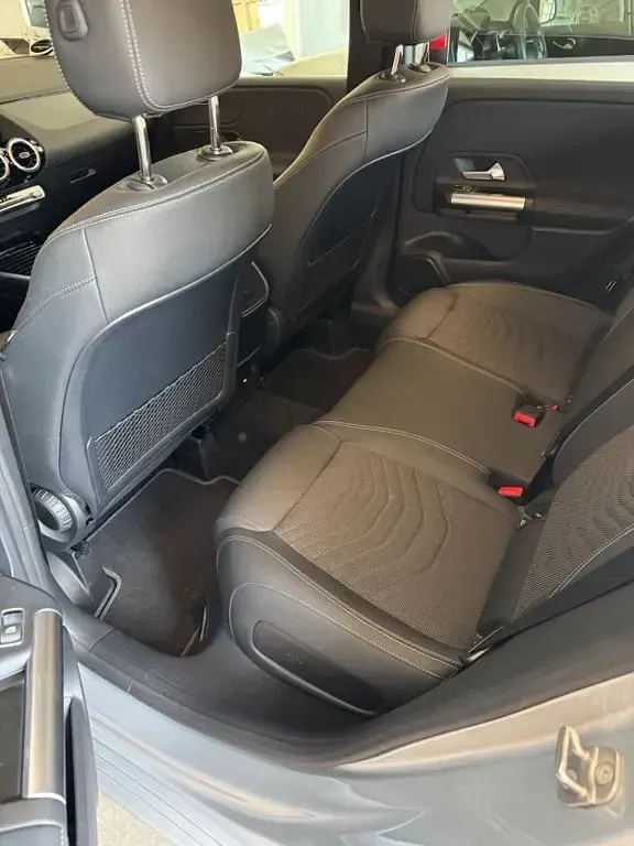 Gebraucht Mercedes B220 Advanced 190 PS (139 kW) 2024 Silber Kleinwagen