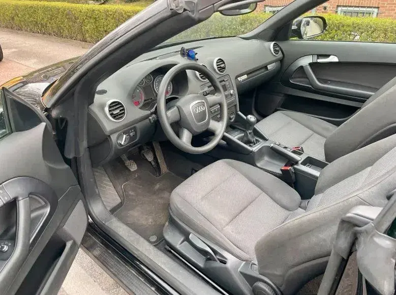 Gebraucht Audi A3 Cabriolet 105 PS (77 kW) 2012 Schwarz Cabrio